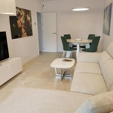 Toplage Neubau Luxus-apartment, Und Altstadt In Minuten Zu Fuss Διαμέρισμα Μαρμπέλλα