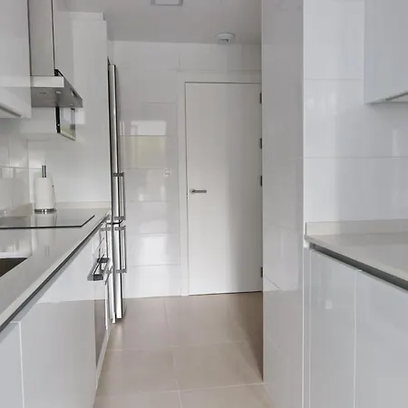 Διαμέρισμα Toplage Neubau Luxus-apartment, Und Altstadt In Minuten Zu Fuss Μαρμπέλλα