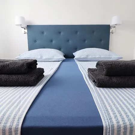 Toplage Neubau Luxus-apartment, Und Altstadt In Minuten Zu Fuss Apartmán Marbella