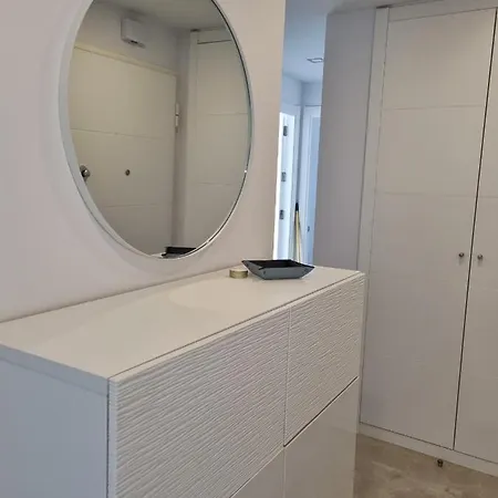 Toplage Neubau Luxus-apartment, Und Altstadt In Minuten Zu Fuss 马尔韦利亚