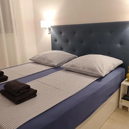 Toplage Neubau Luxus-apartment, Und Altstadt In Minuten Zu Fuss Apartmán