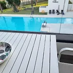Toplage Neubau Luxus-apartment, Und Altstadt In Minuten Zu Fuss Apartamento Marbella
