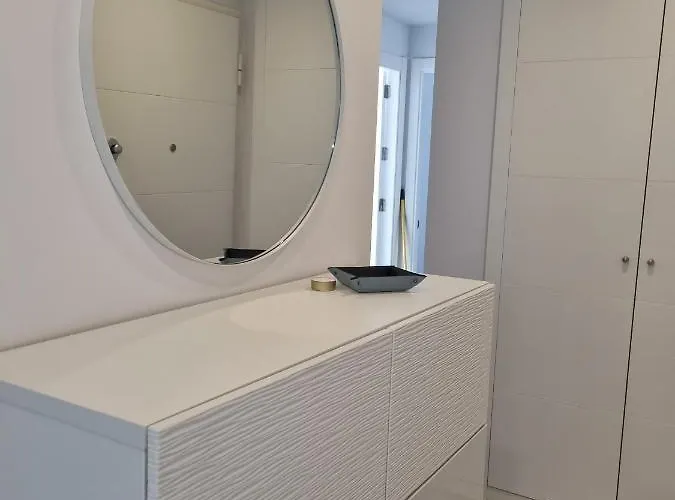 Toplage Neubau Luxus-apartment, Und Altstadt In Minuten Zu Fuss Marbella