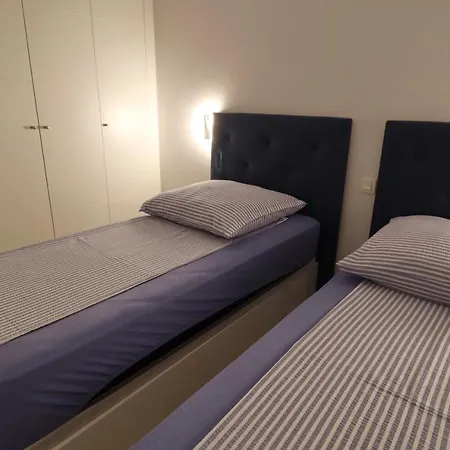 Toplage Neubau Luxus-apartment, Und Altstadt In Minuten Zu Fuss